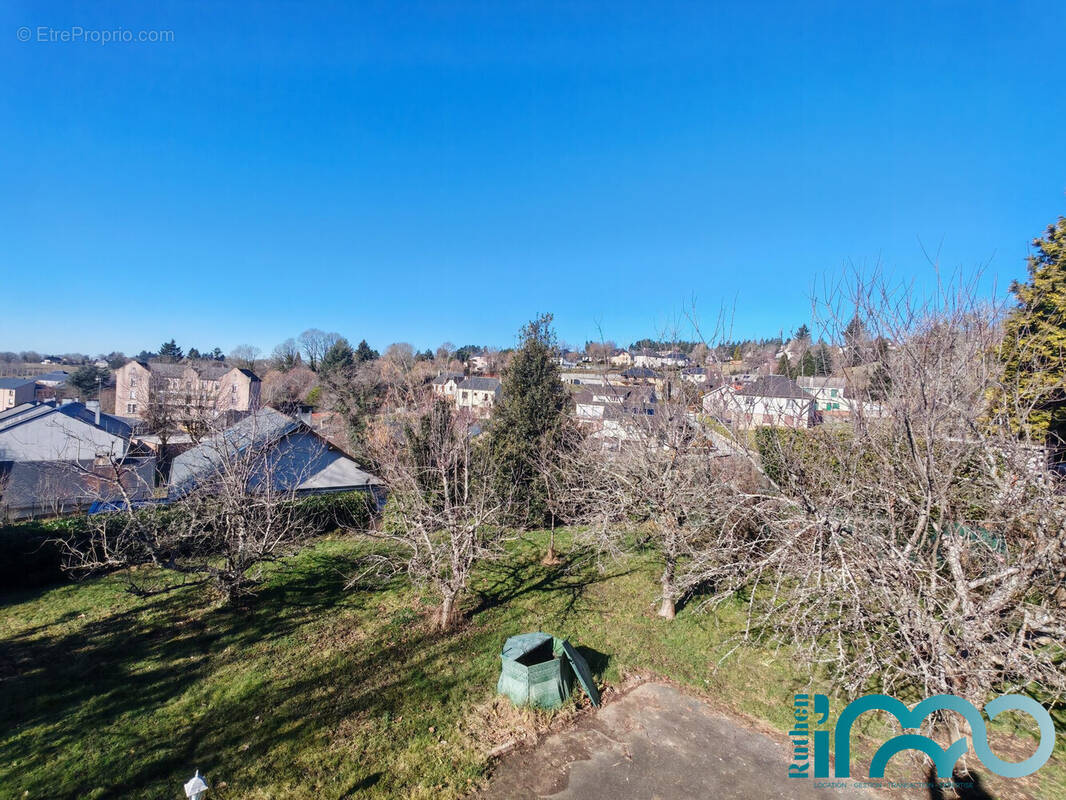 Maison à RIEUPEYROUX