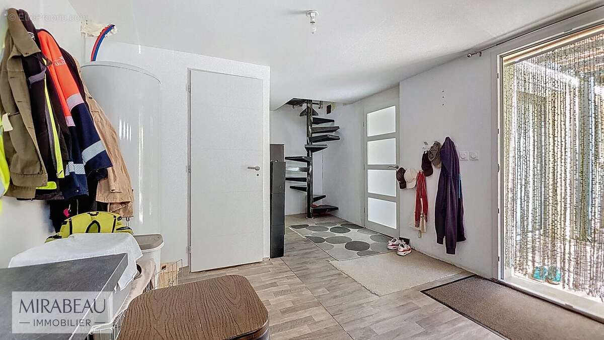 Maison à LA BASTIDE-DES-JOURDANS