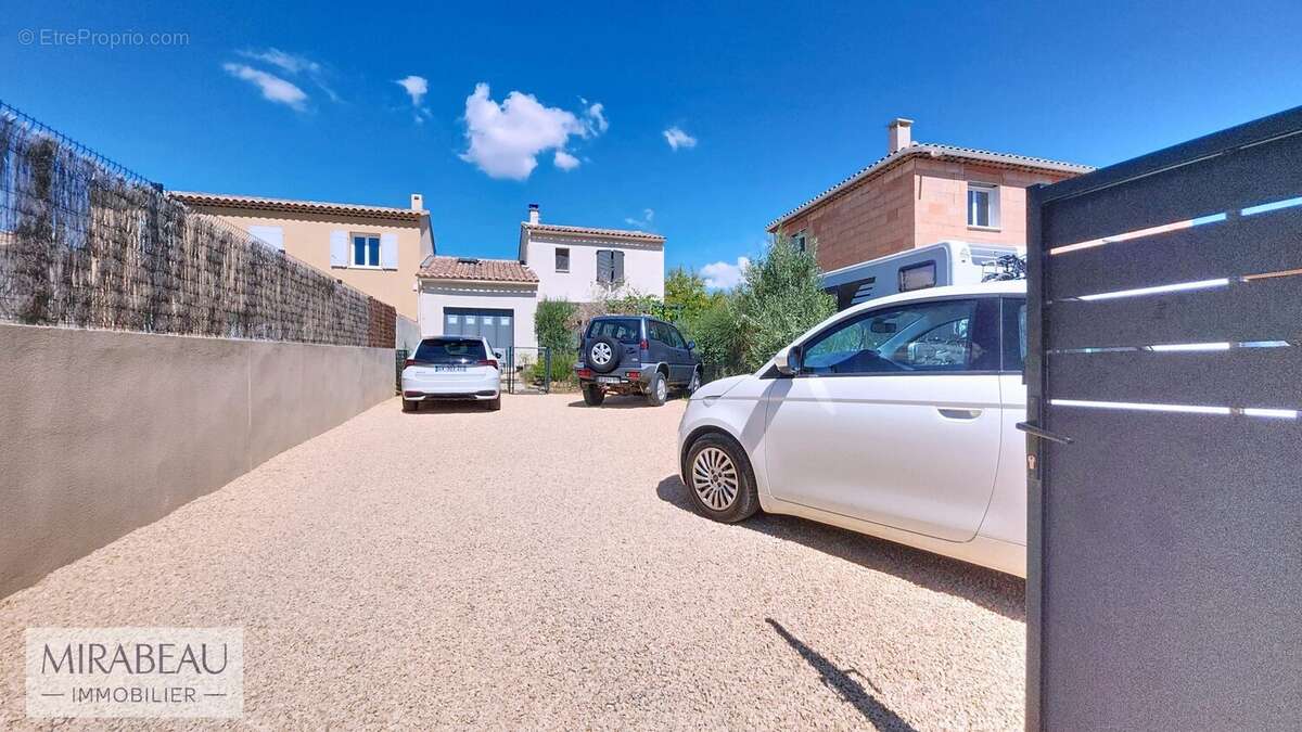 Maison à LA BASTIDE-DES-JOURDANS