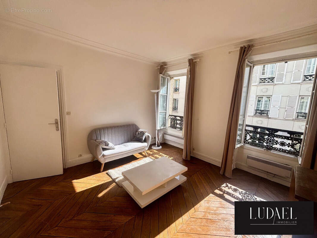 Appartement à PARIS-17E