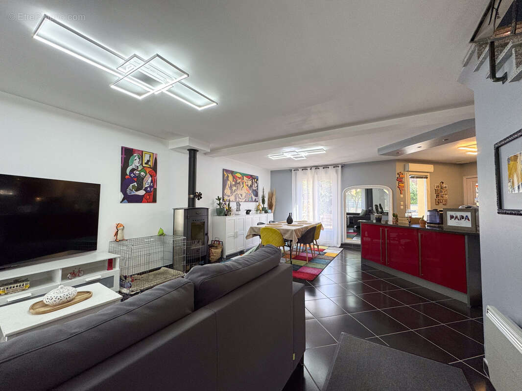 Maison à MONCE-EN-BELIN