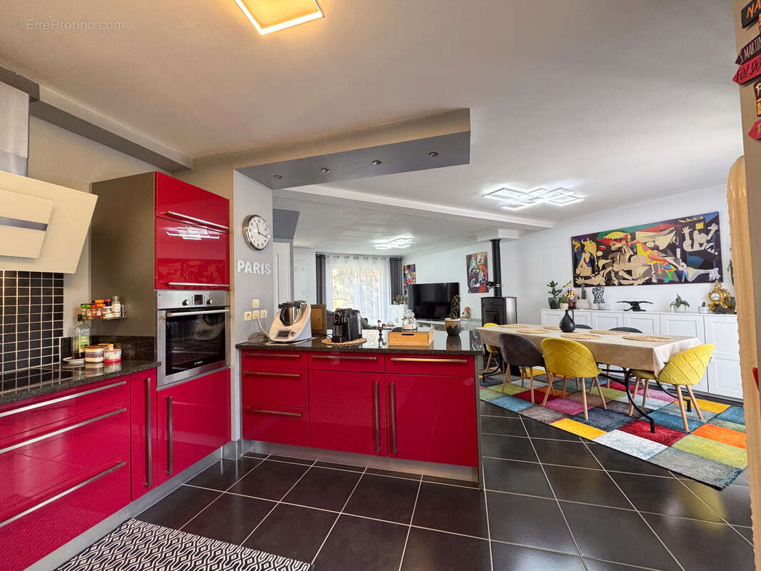 Maison à MONCE-EN-BELIN