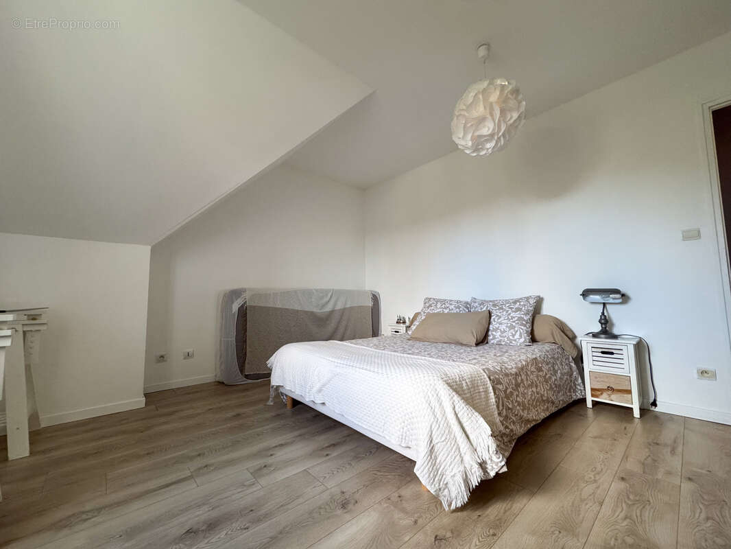 Maison à MONCE-EN-BELIN