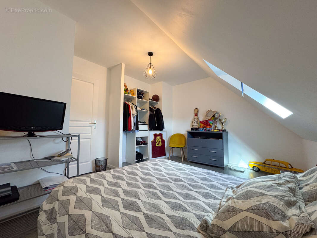 Maison à MONCE-EN-BELIN