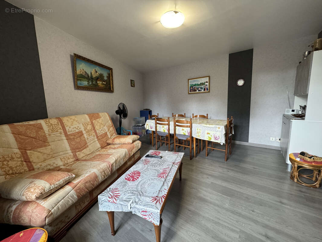 Appartement à SAINT-ROMAIN-LACHALM