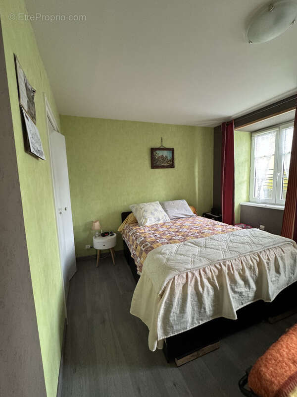 Appartement à SAINT-ROMAIN-LACHALM