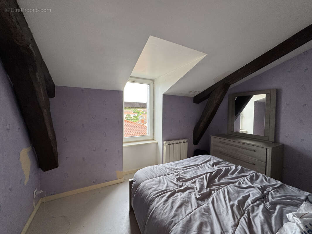 Appartement à SAINT-ROMAIN-LACHALM