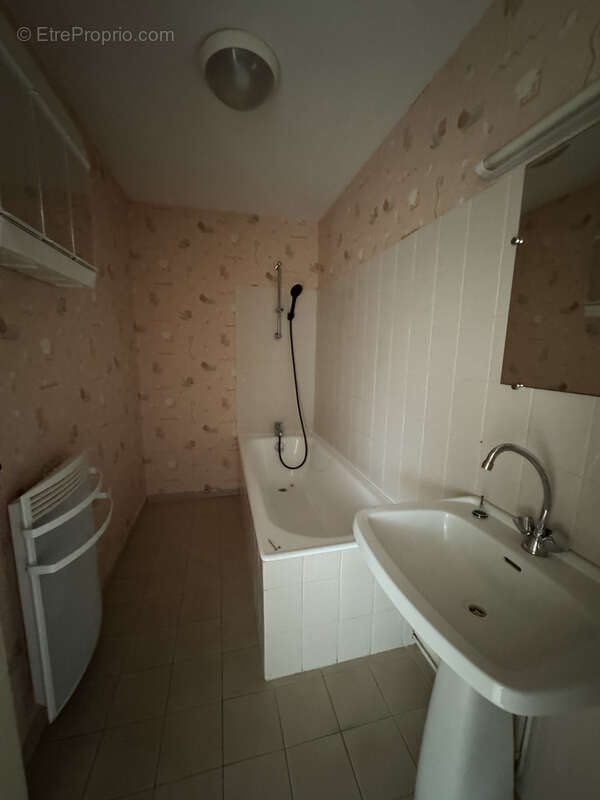 Appartement à SAINT-ROMAIN-LACHALM