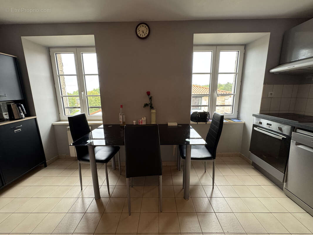 Appartement à SAINT-ROMAIN-LACHALM