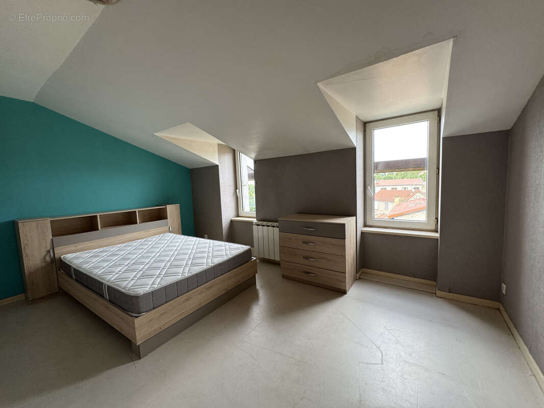 Appartement à SAINT-ROMAIN-LACHALM