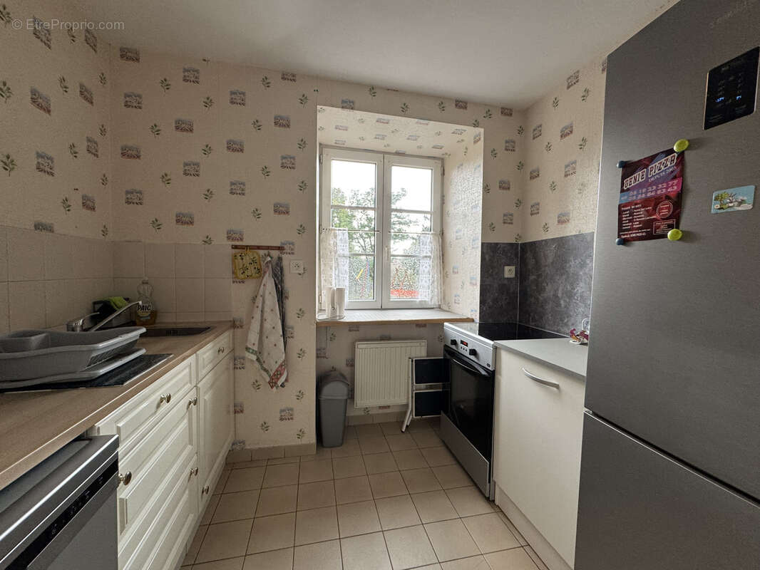 Appartement à SAINT-ROMAIN-LACHALM