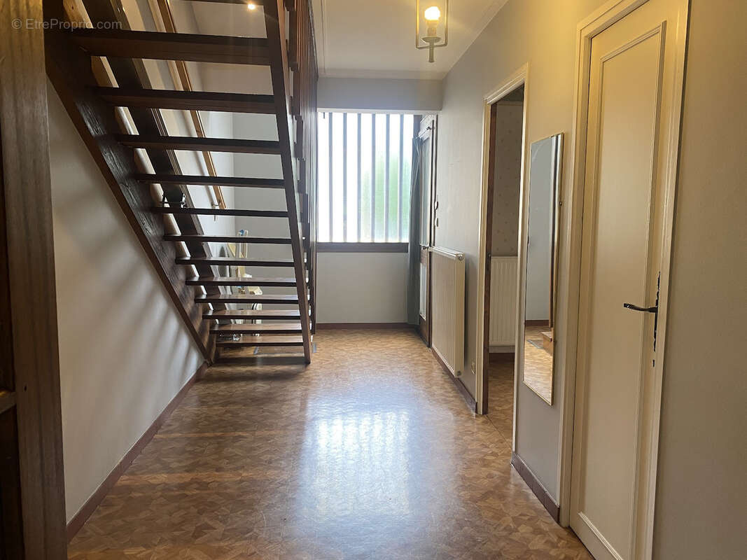 Maison à ONET-LE-CHATEAU