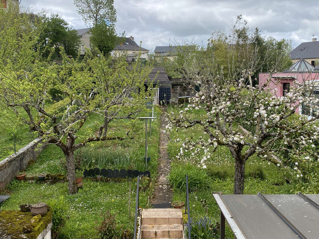 Maison à ONET-LE-CHATEAU