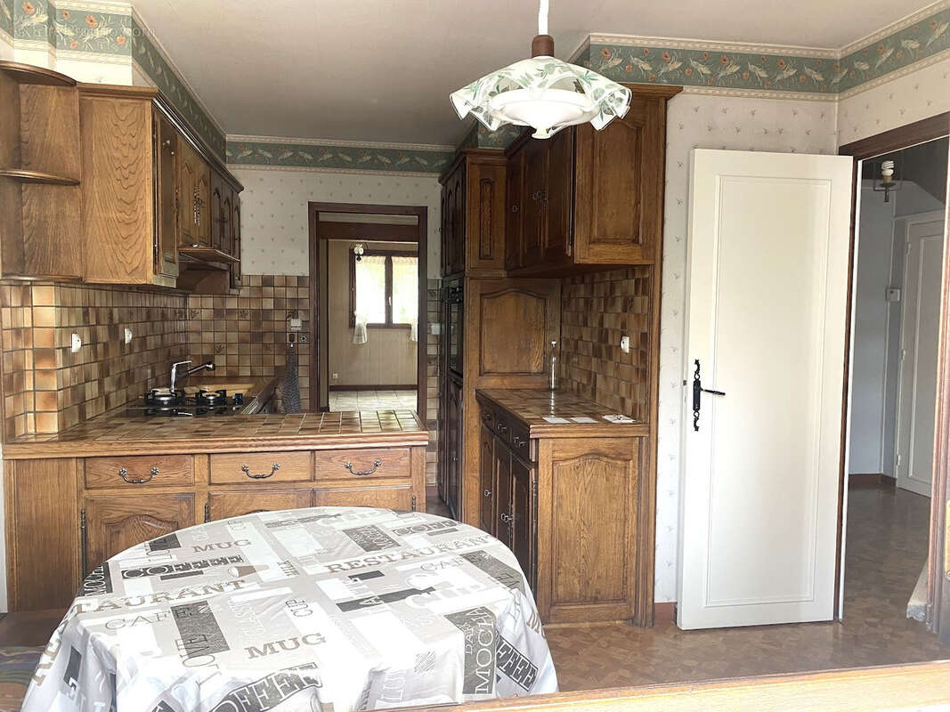 Maison à ONET-LE-CHATEAU