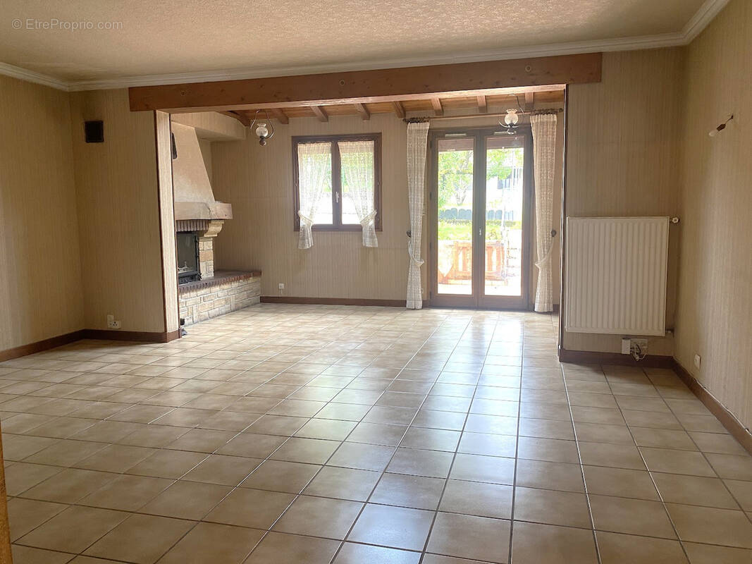 Maison à ONET-LE-CHATEAU