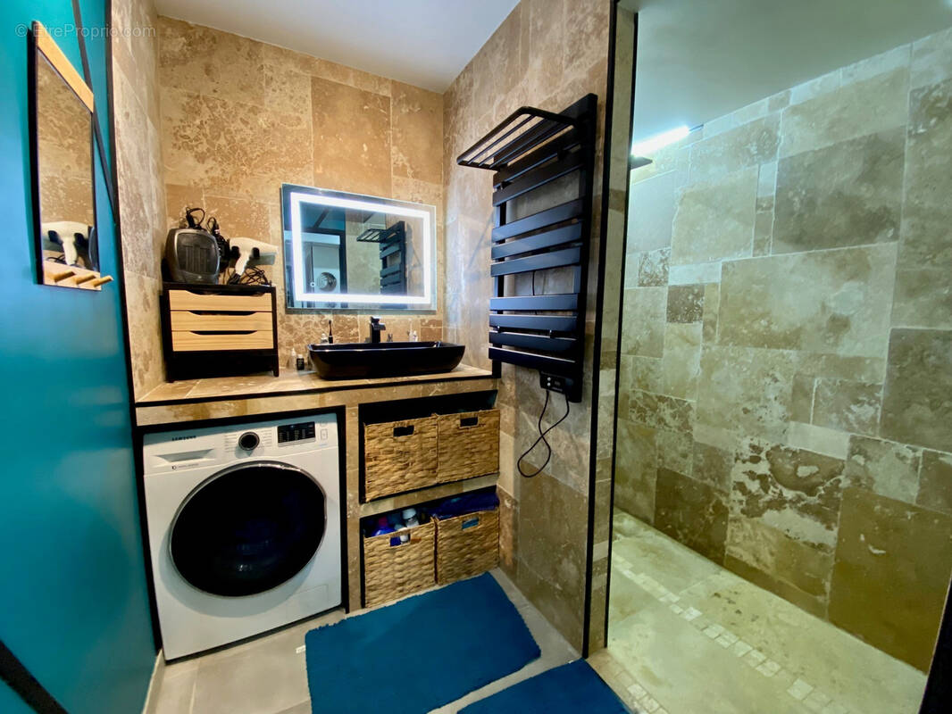 Appartement à LATTES