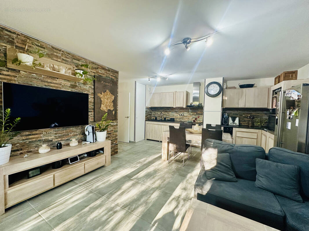 Appartement à LATTES