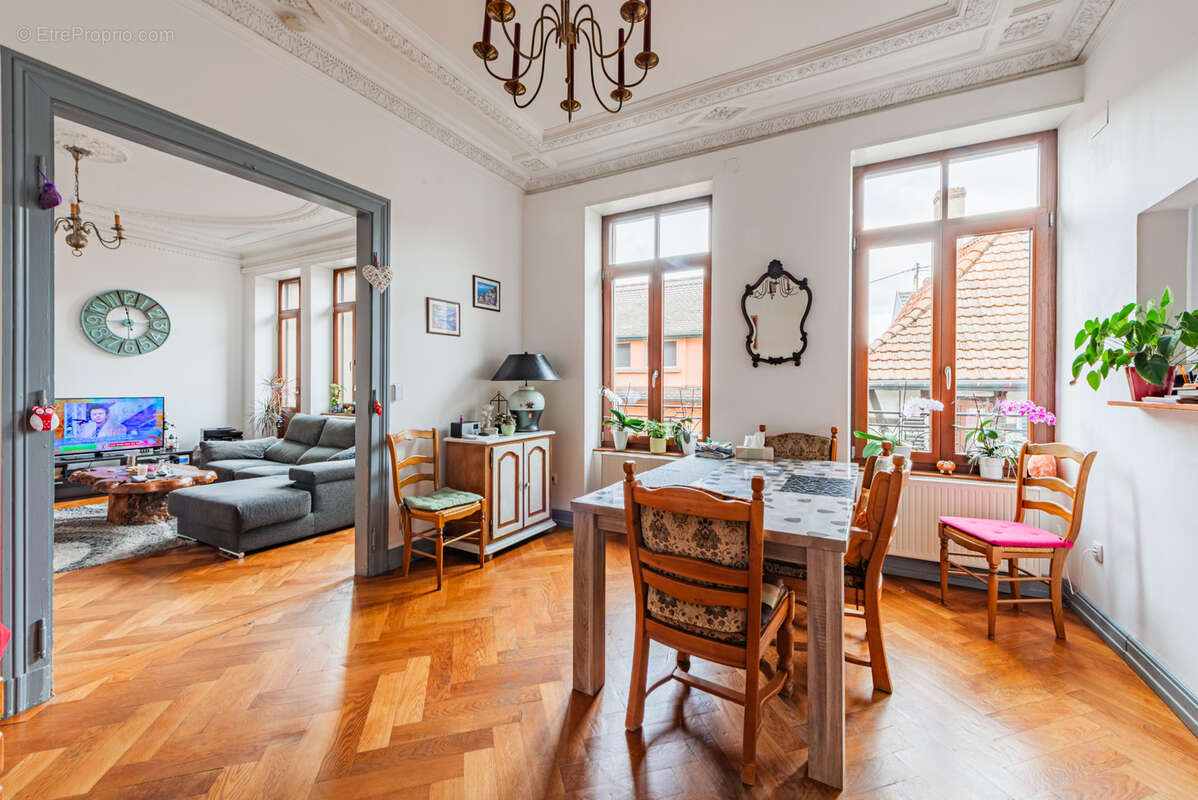 Appartement à NIEDERMODERN