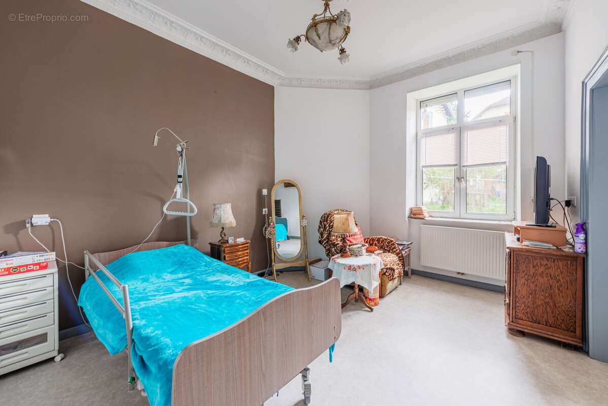 Appartement à NIEDERMODERN