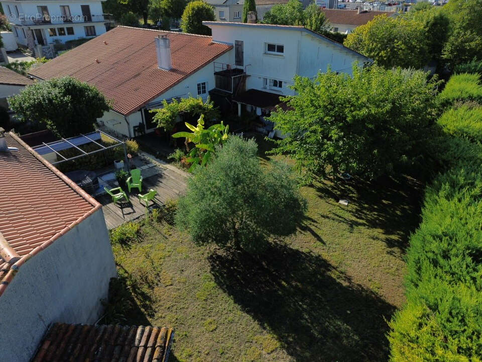 Maison à BARBEZIEUX-SAINT-HILAIRE