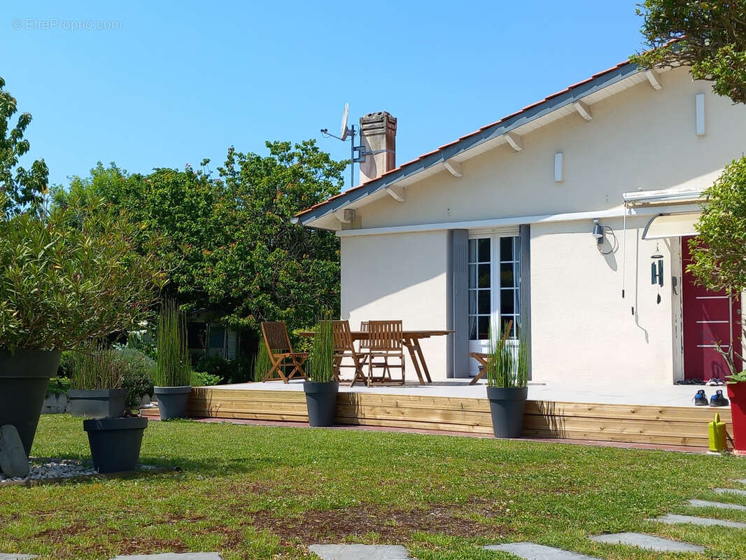 Maison à BARBEZIEUX-SAINT-HILAIRE