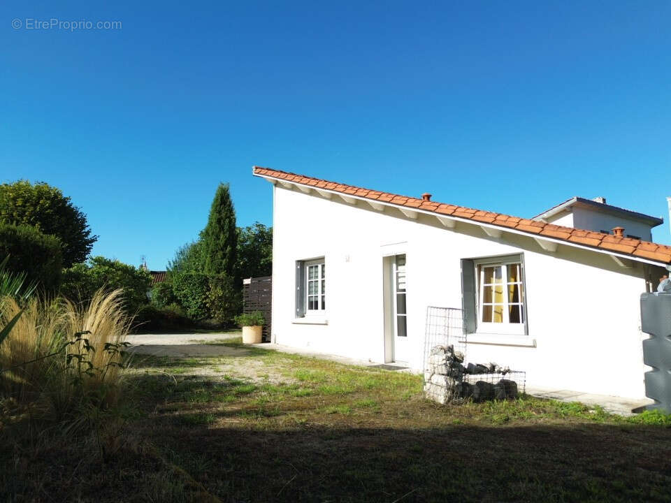 Maison à BARBEZIEUX-SAINT-HILAIRE