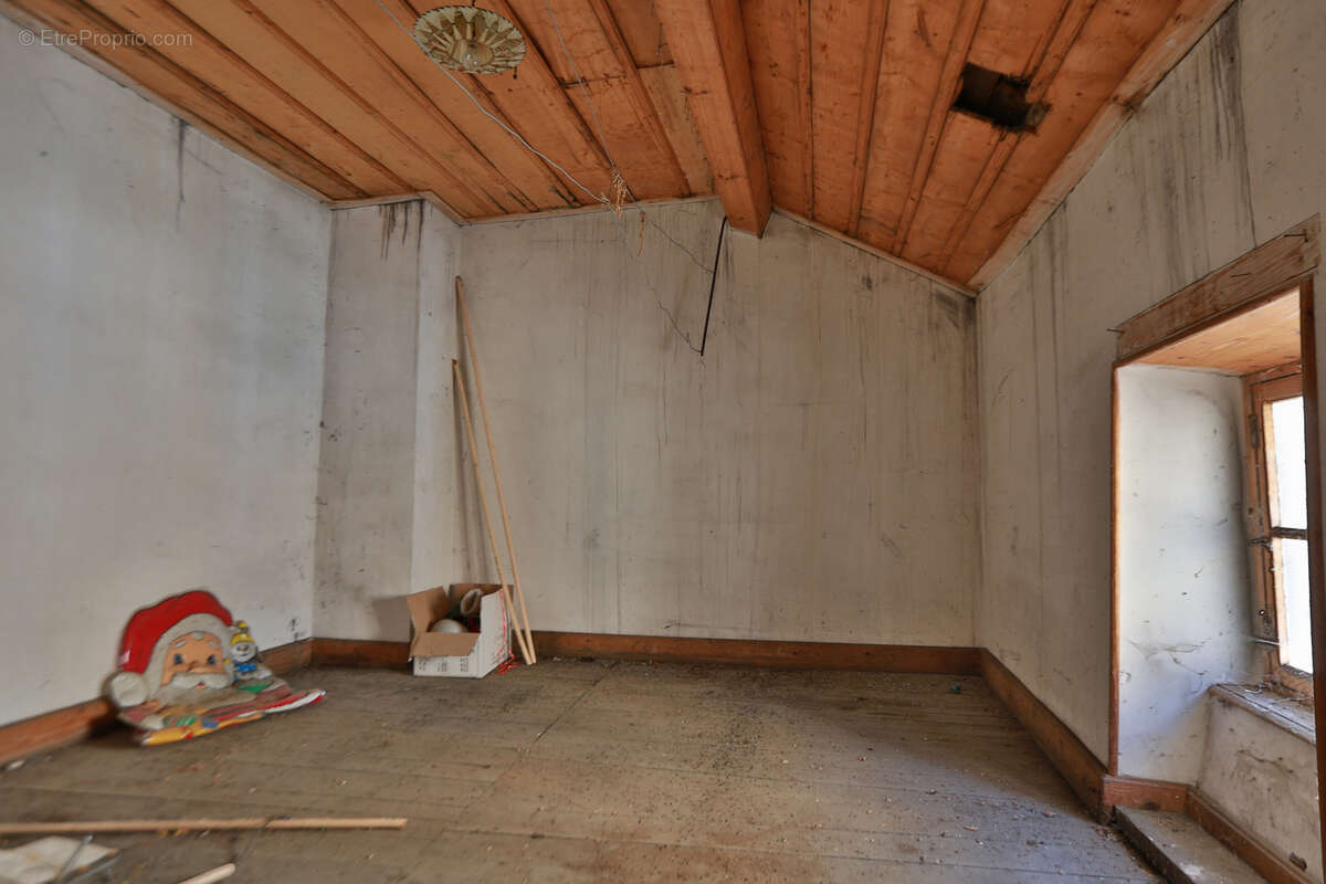 Maison à LAVOUTE-CHILHAC