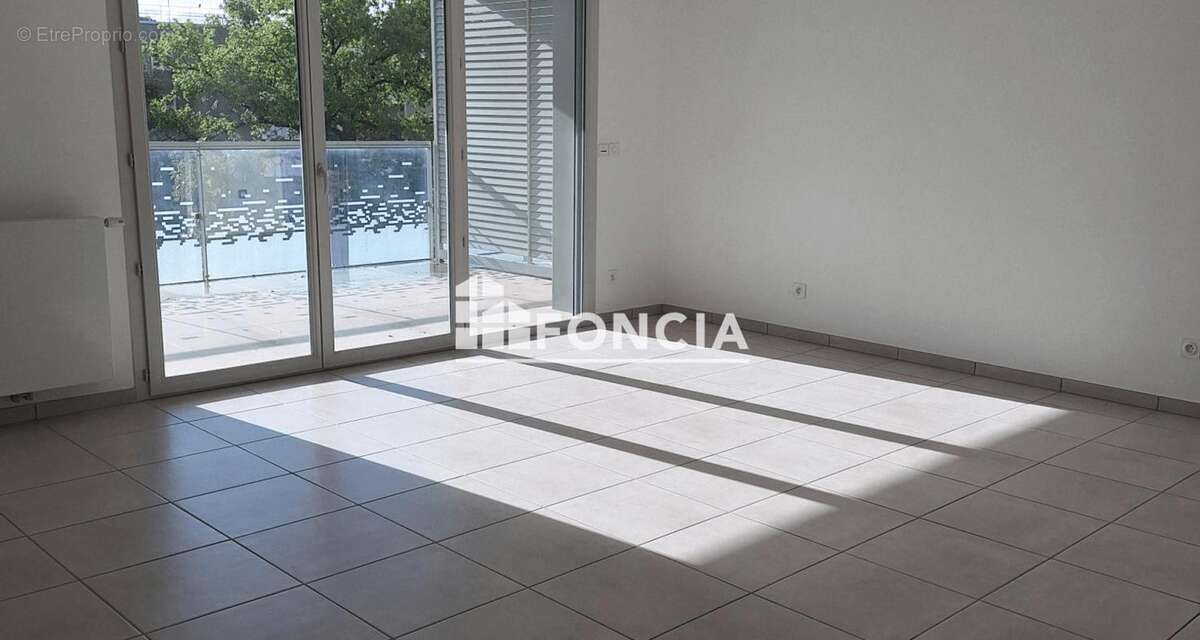 Appartement à SAINT-GENIS-POUILLY