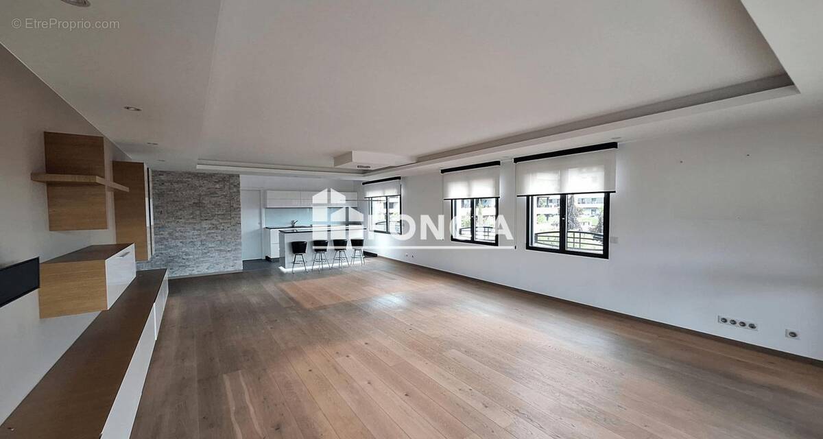 Appartement à SAINT-GENIS-POUILLY