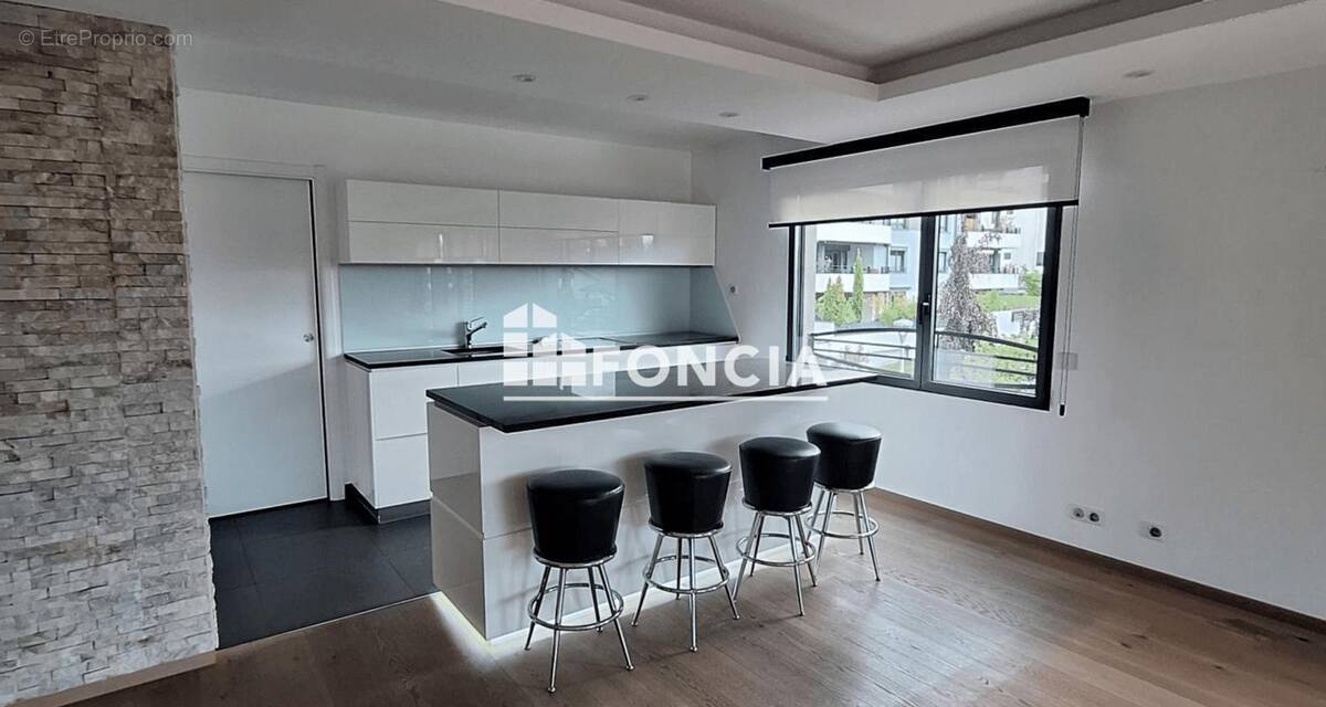 Appartement à SAINT-GENIS-POUILLY