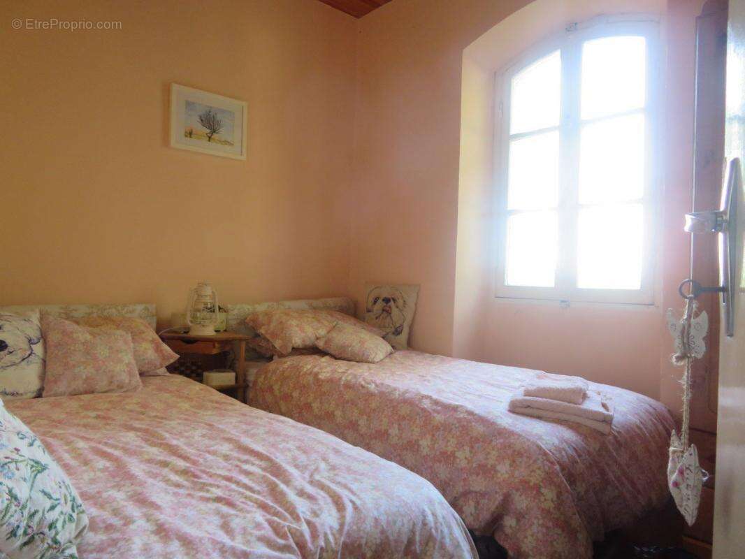 Maison à SAINTE-COLOMBE-SUR-L&#039;HERS