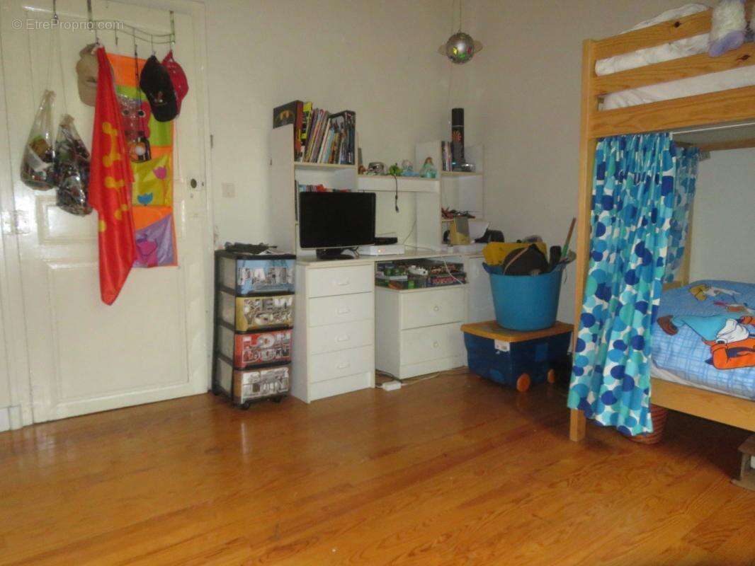 Maison à SAINTE-COLOMBE-SUR-L&#039;HERS