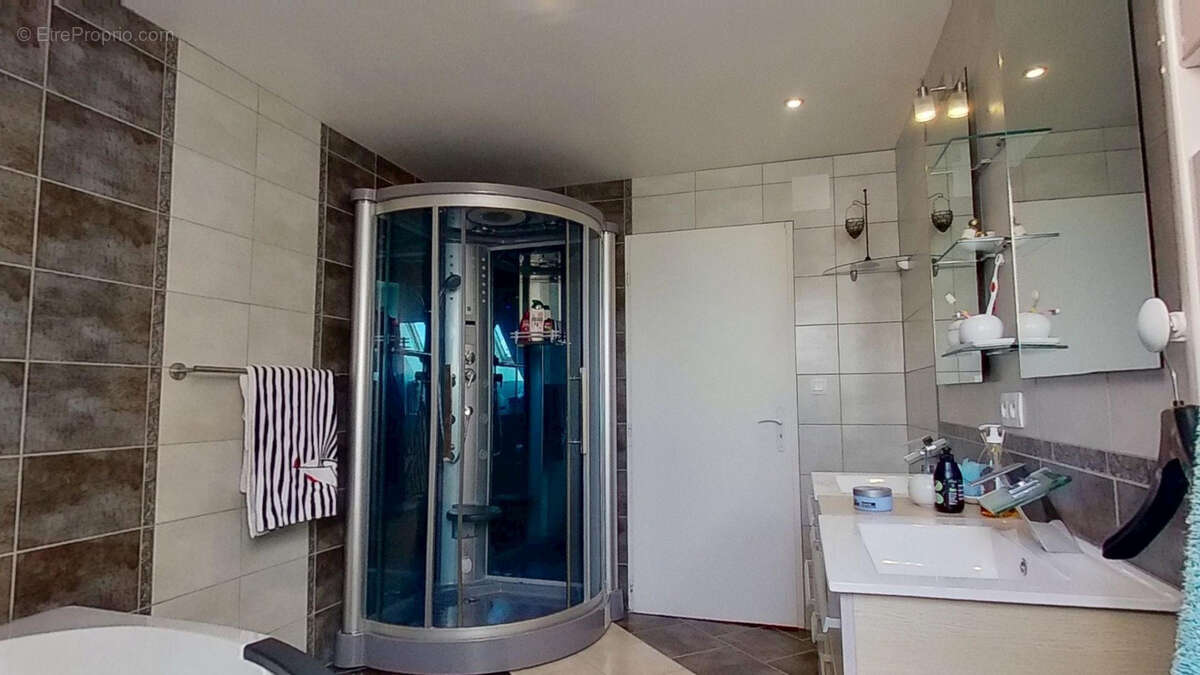 Maison à VAL-D&#039;ORNAIN