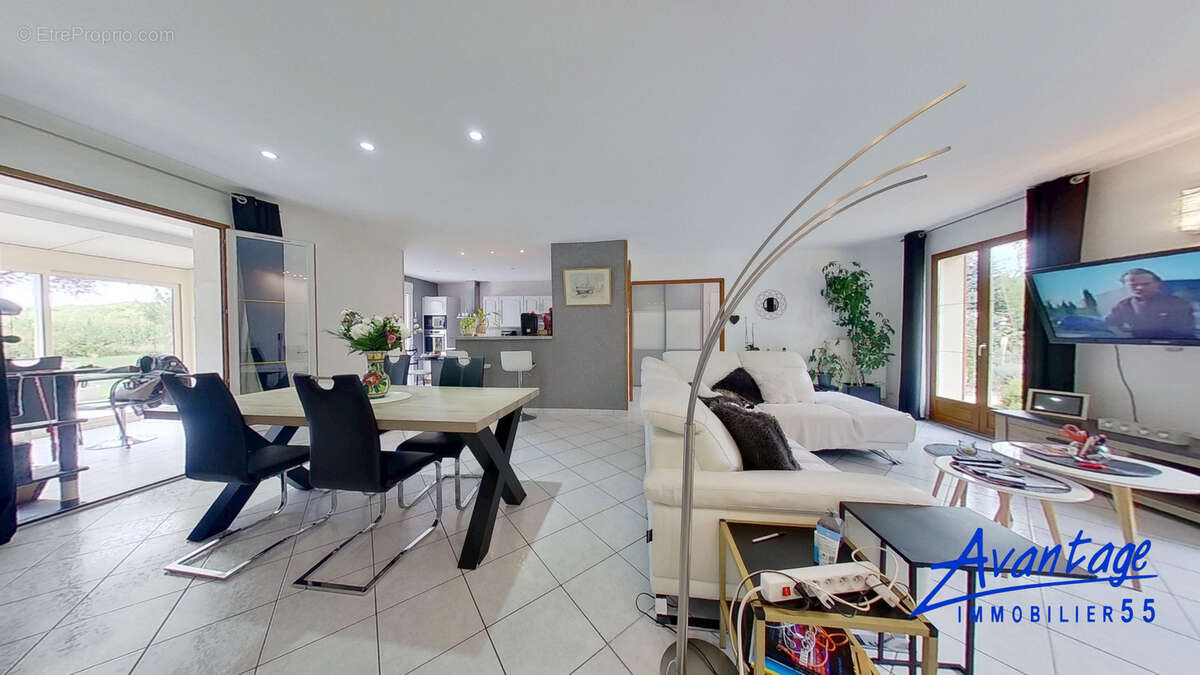 Maison à VAL-D&#039;ORNAIN