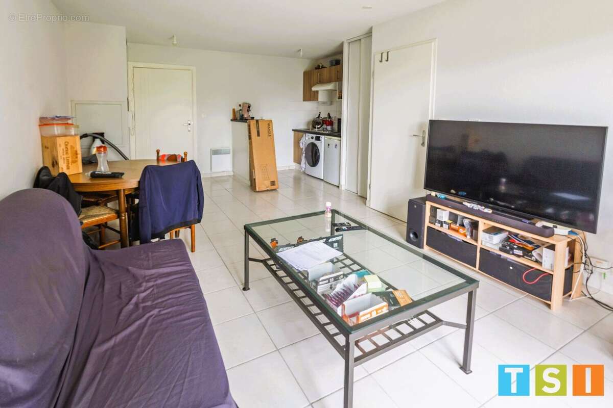 Appartement à CAZERES