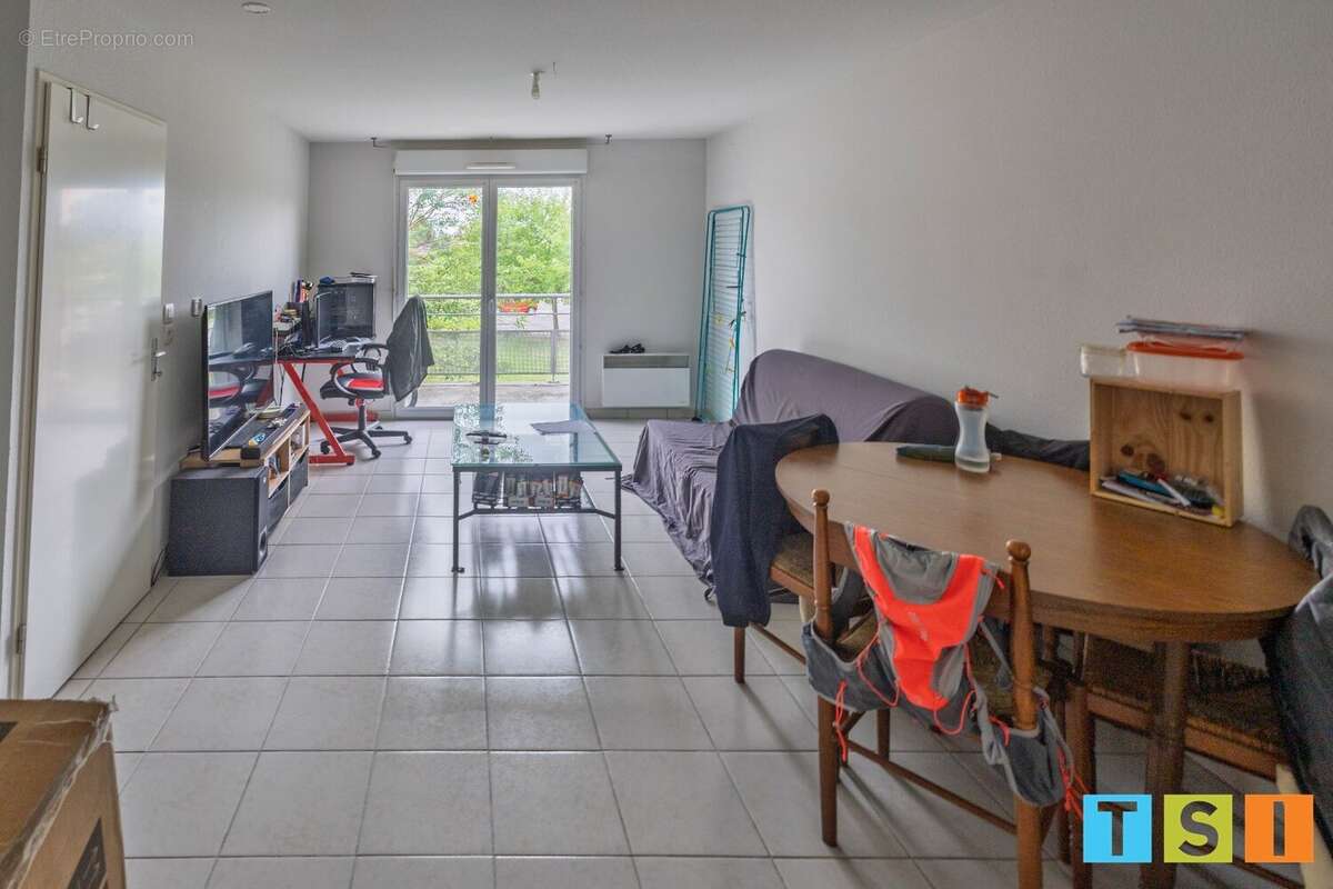 Appartement à CAZERES