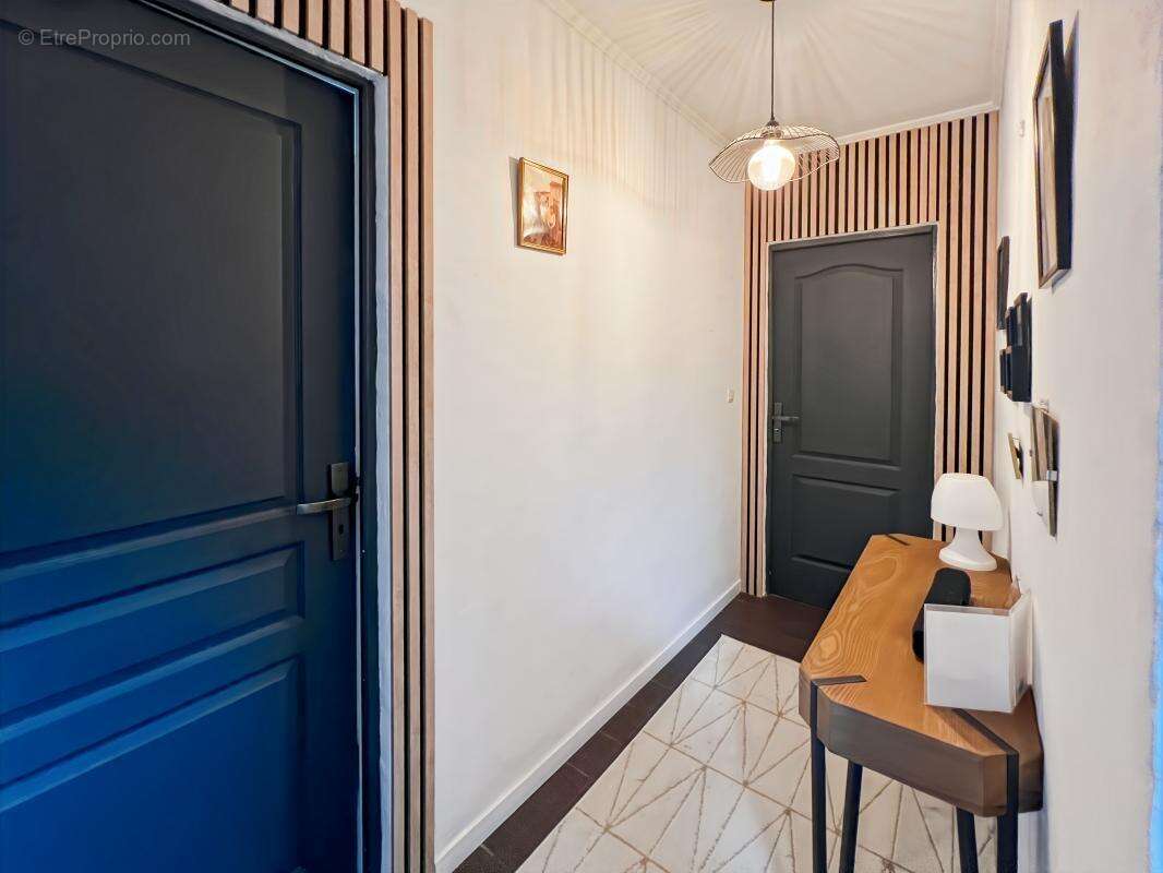 Maison à NOTRE-DAME-DE-SANILHAC