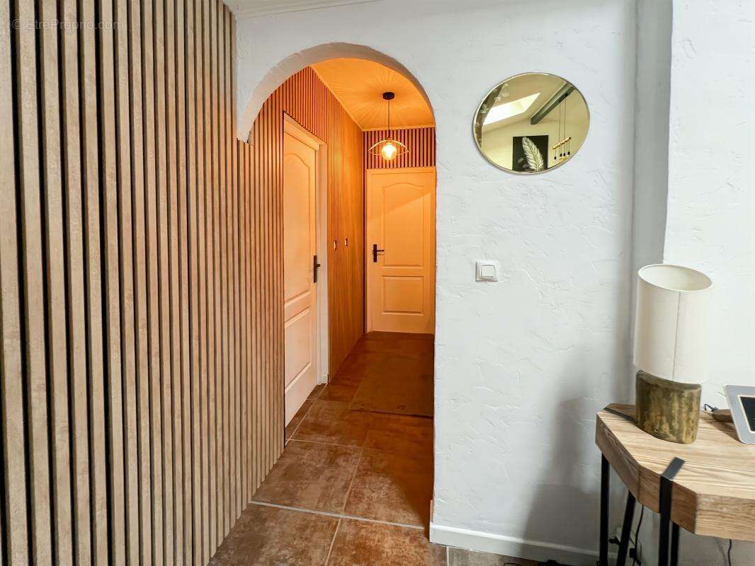 Maison à NOTRE-DAME-DE-SANILHAC