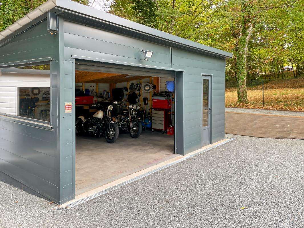 Maison à NOTRE-DAME-DE-SANILHAC