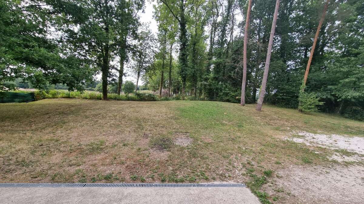 Maison à NOTRE-DAME-DE-SANILHAC