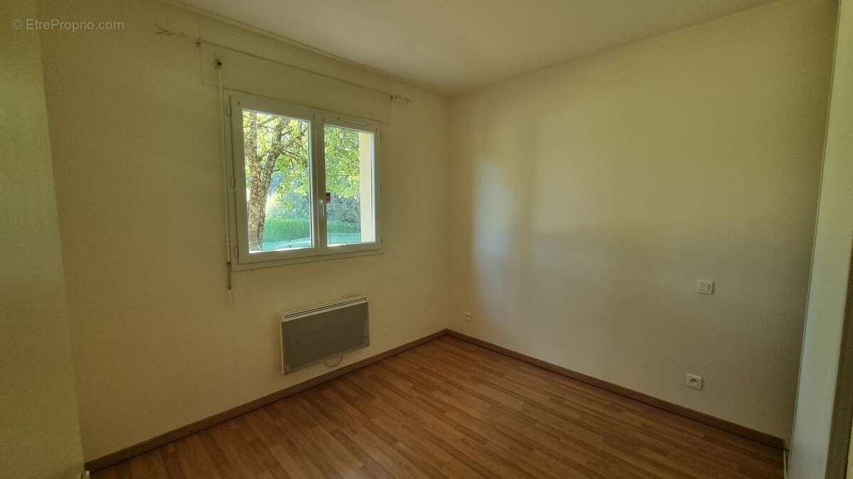 Maison à NOTRE-DAME-DE-SANILHAC