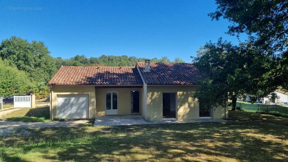 Maison à NOTRE-DAME-DE-SANILHAC