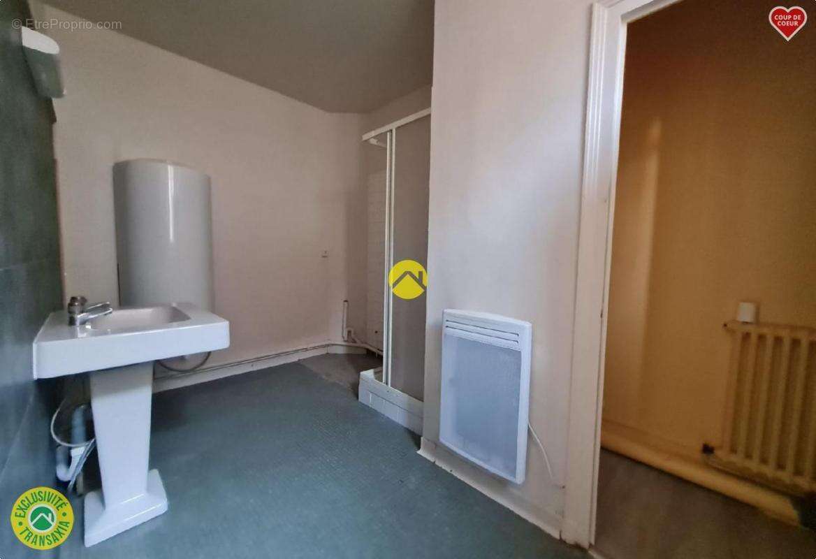 Maison à LUCAY-LE-MALE