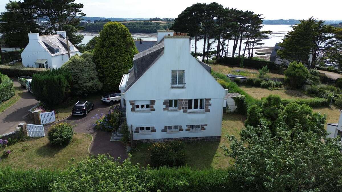 Maison à PLOUGASNOU