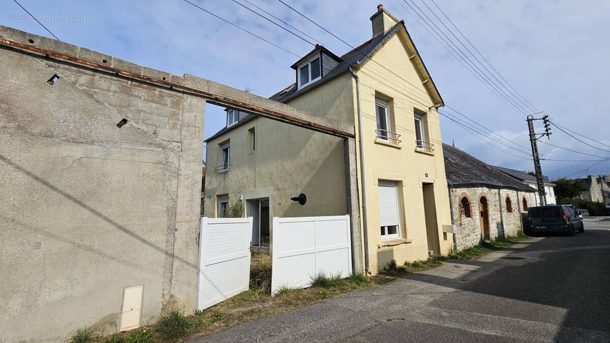 Maison à CAMARET-SUR-MER