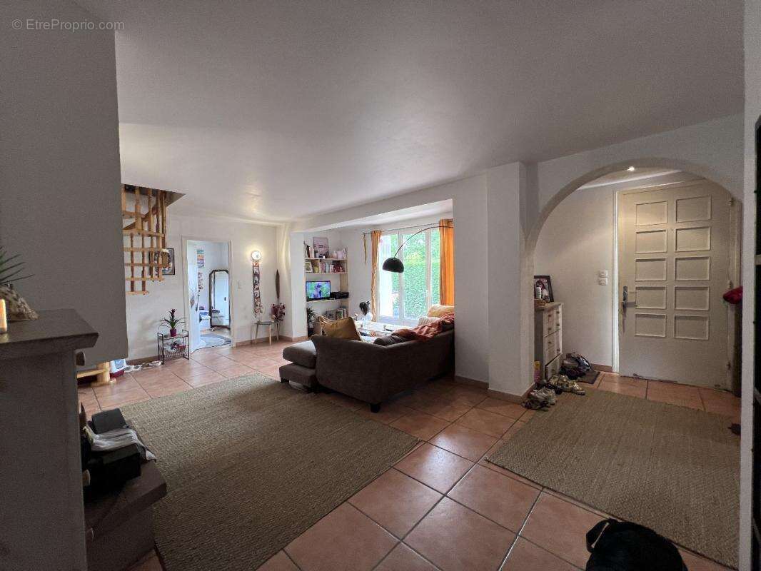 Maison à VILLENEUVE-DE-RIVIERE