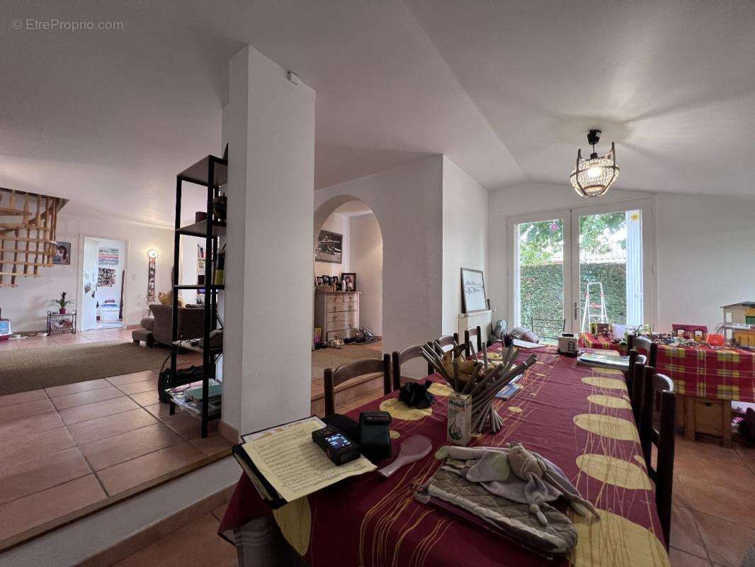 Maison à VILLENEUVE-DE-RIVIERE