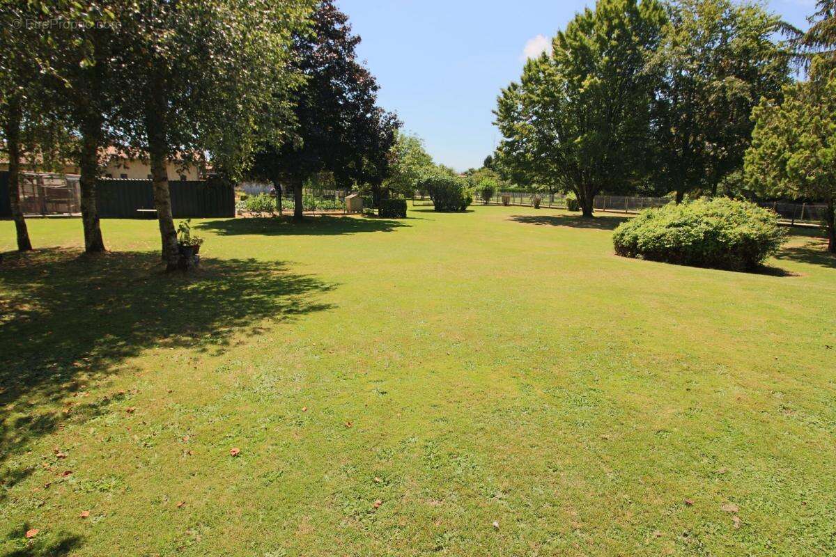 Maison à ESTANCARBON