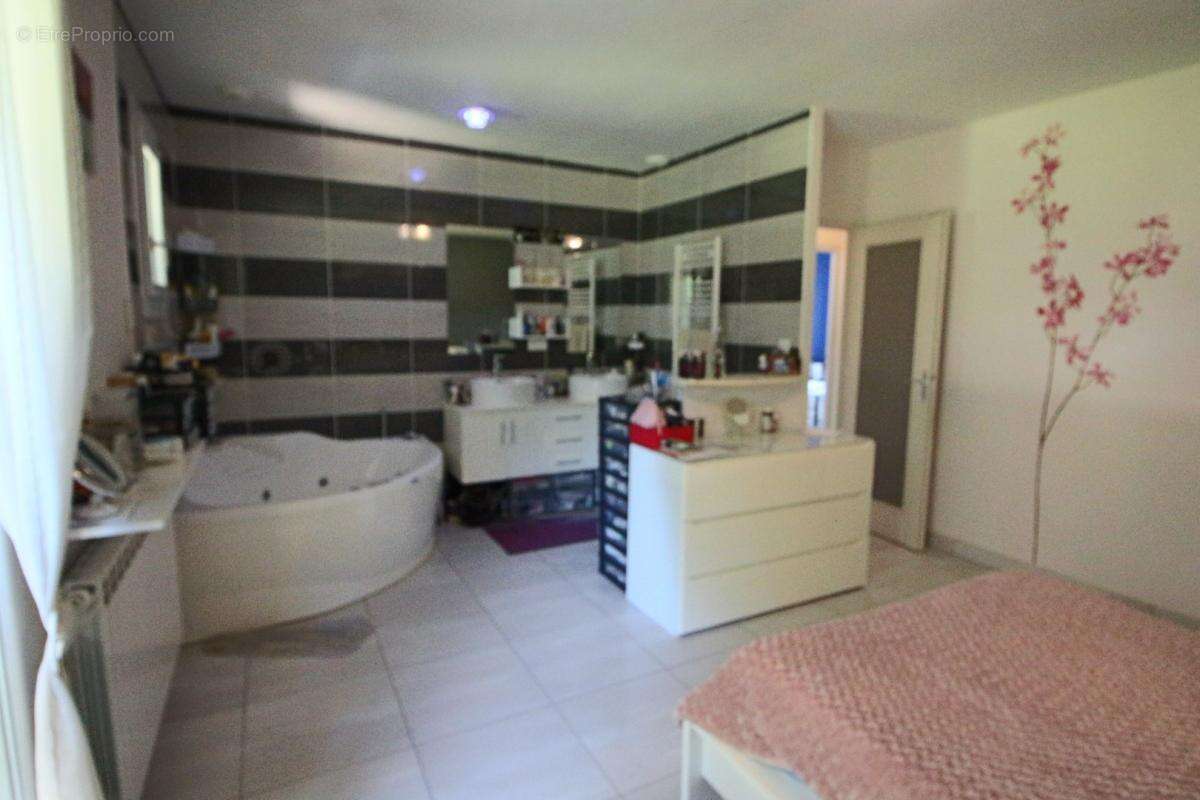 Maison à ESTANCARBON