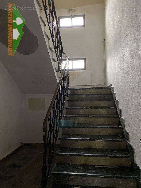 Commerce à VILLENEUVE-DE-RIVIERE